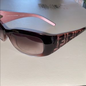 Fendi Logo Sunglasses